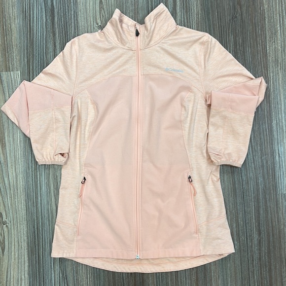 Columbia women’s light jacket large. Vented The color is  peach. - Picture 8 of 10